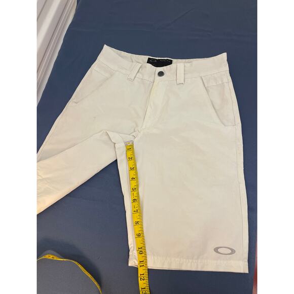 Oakley Men’s Bone Colored Khaki Shorts Size 28W 11" inseam Pre-owned - Picture 6 of 10